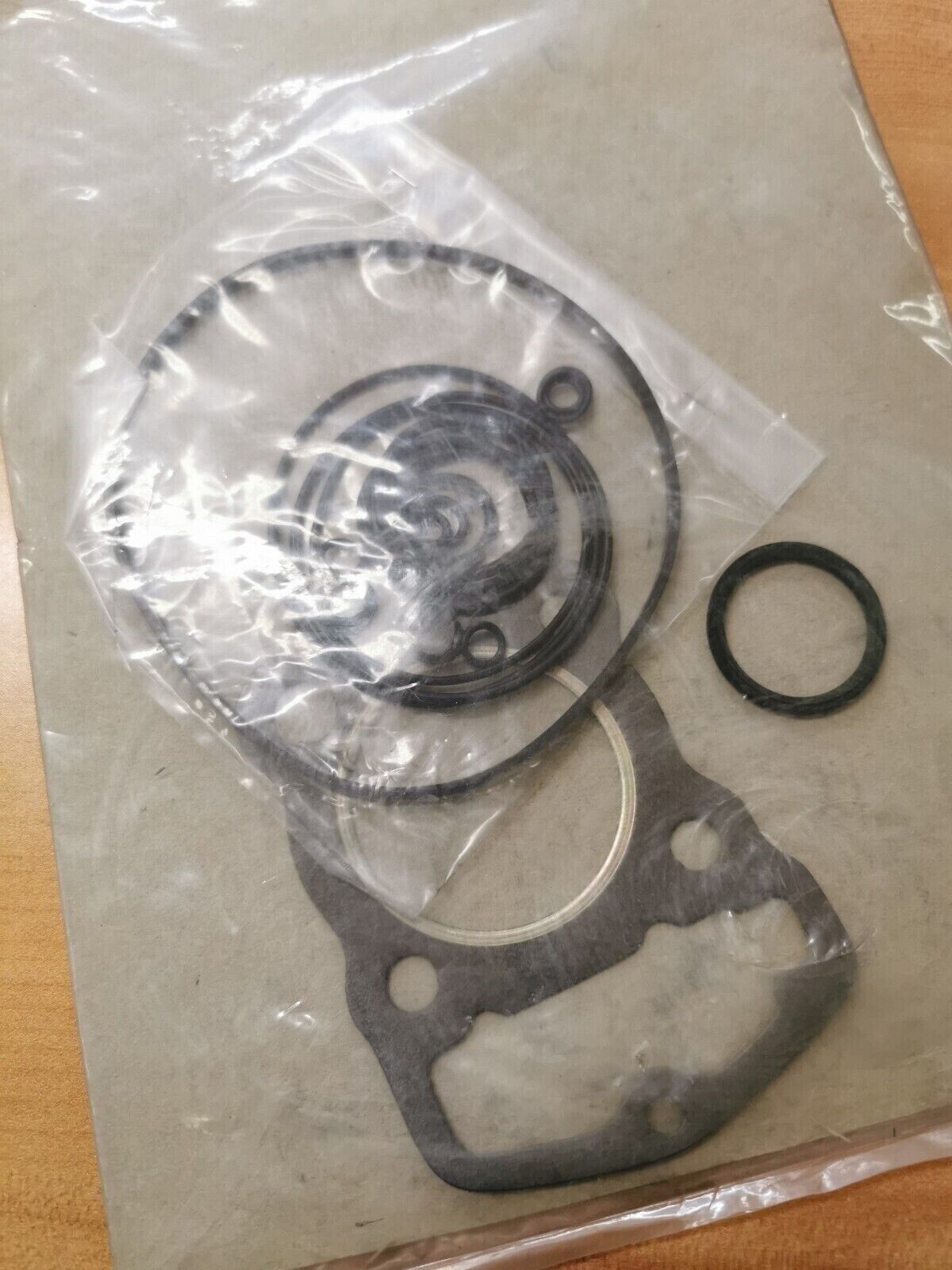 NOS HONDA  CB125S CD125S SL125S COMPLETE GASKET SET  H16