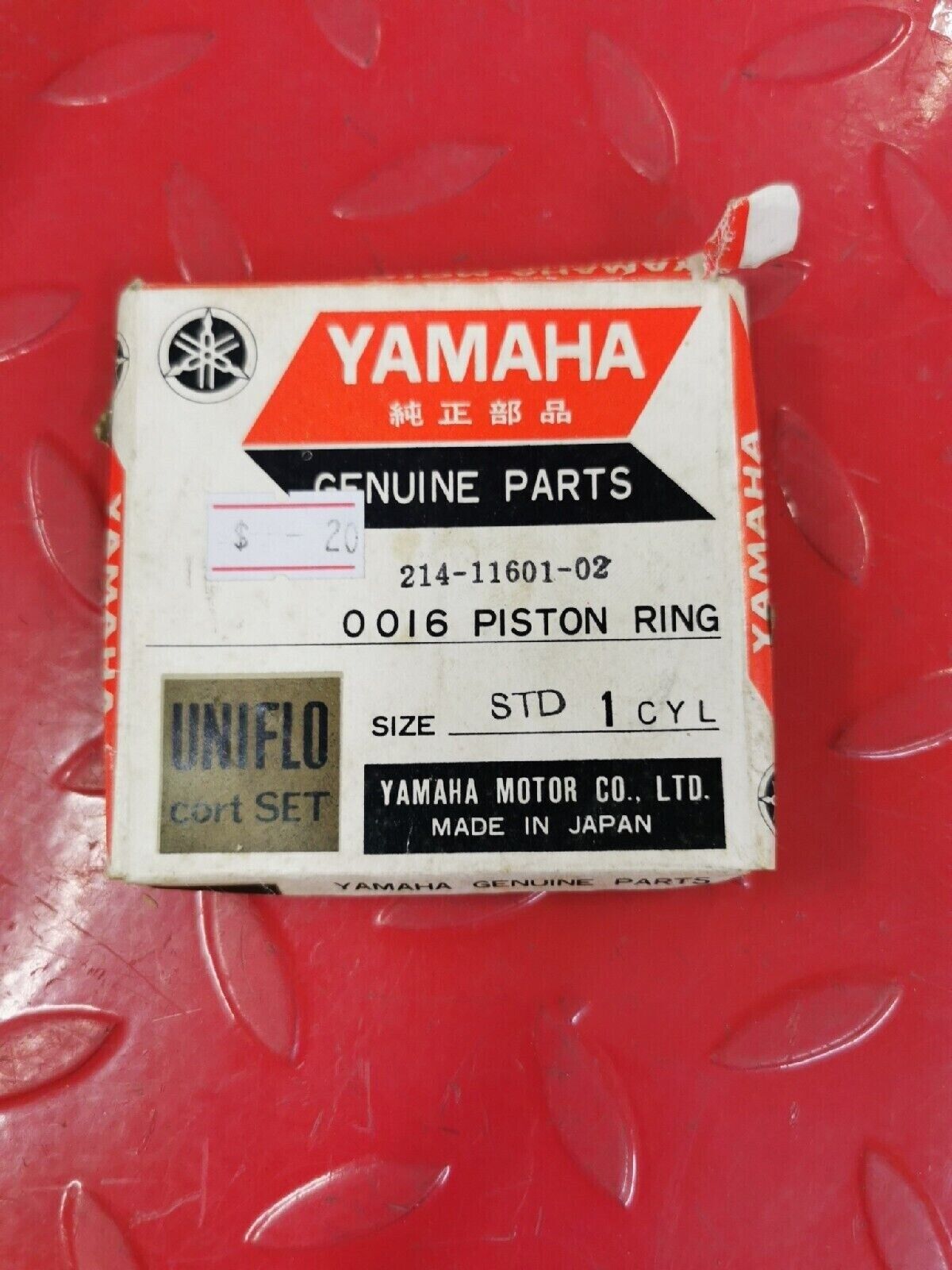 NOS YAMAHA DT1 1968 - 1970  PISTON RING SET STD  214-11601-02-00   Y51