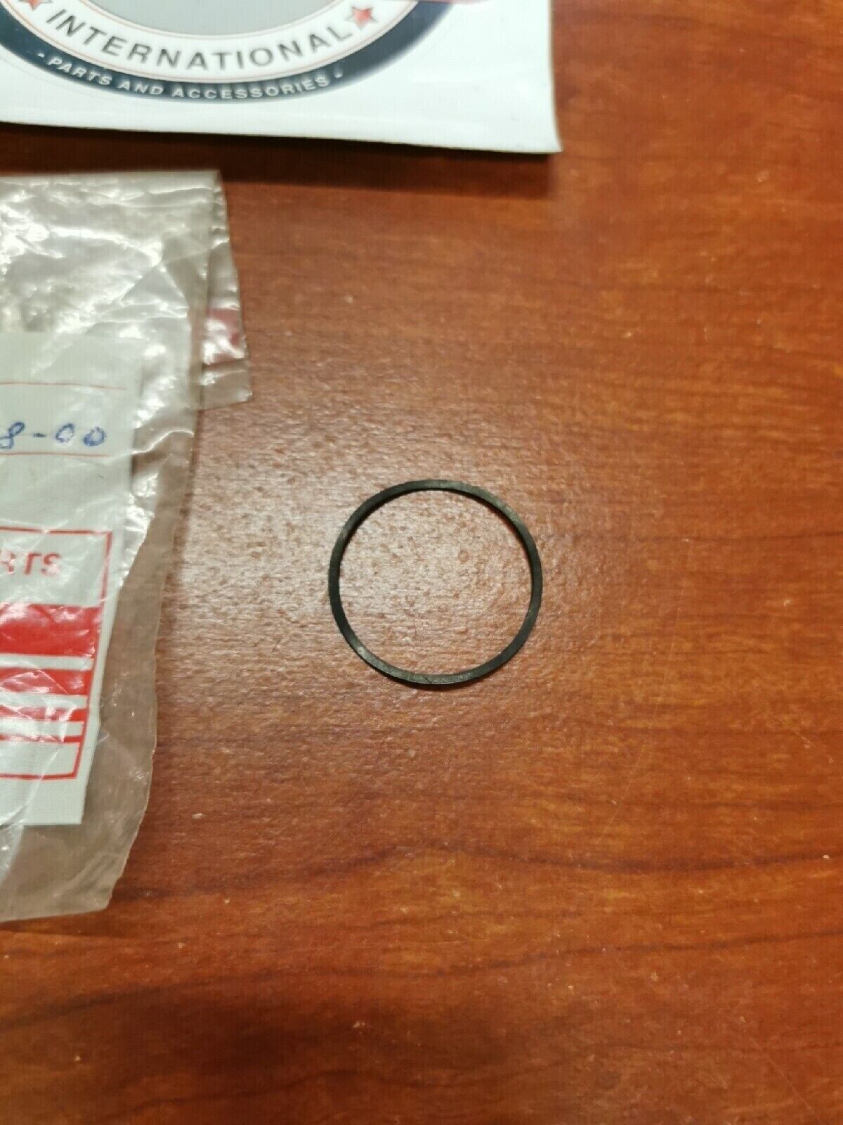 NOS Yamaha FUEL TANK WAVE WASHER 1J7-24518-00-00 Y72