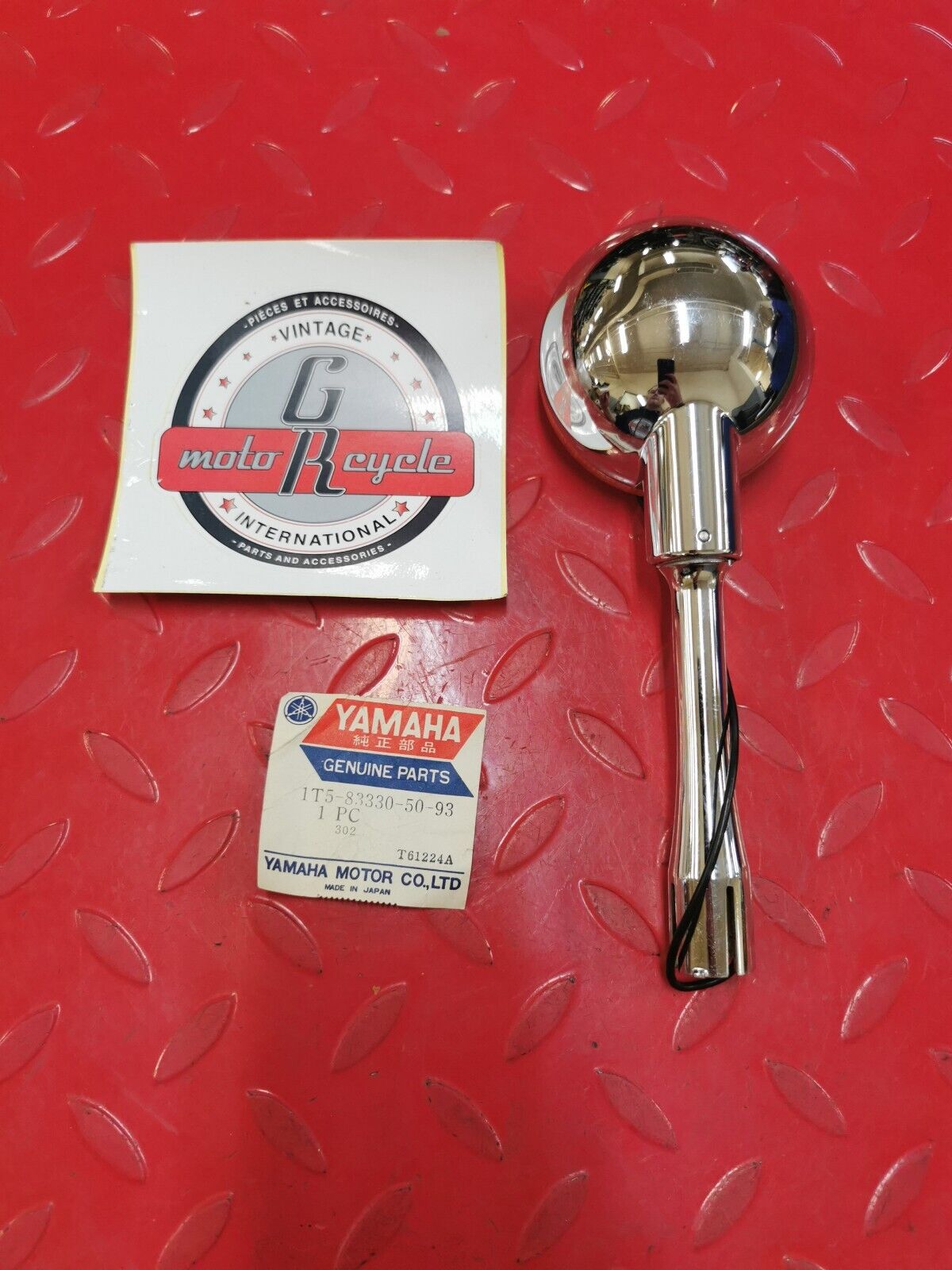 NOS YAMAHA XS750 1979 REAR FLASHER LAMP ASSY 1T5-83330-50-93 Y29