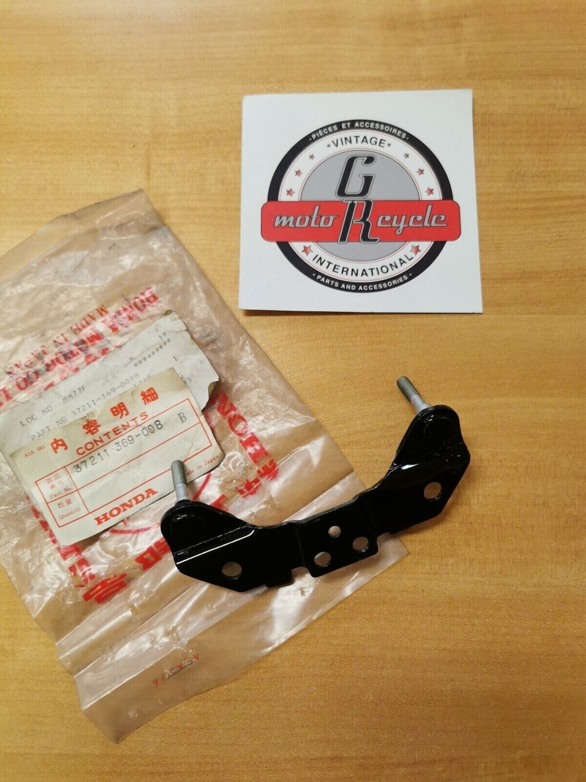 NOS HONDA CB360 1976 PLATE  METER SET  BLACK 37211-369-008  H17