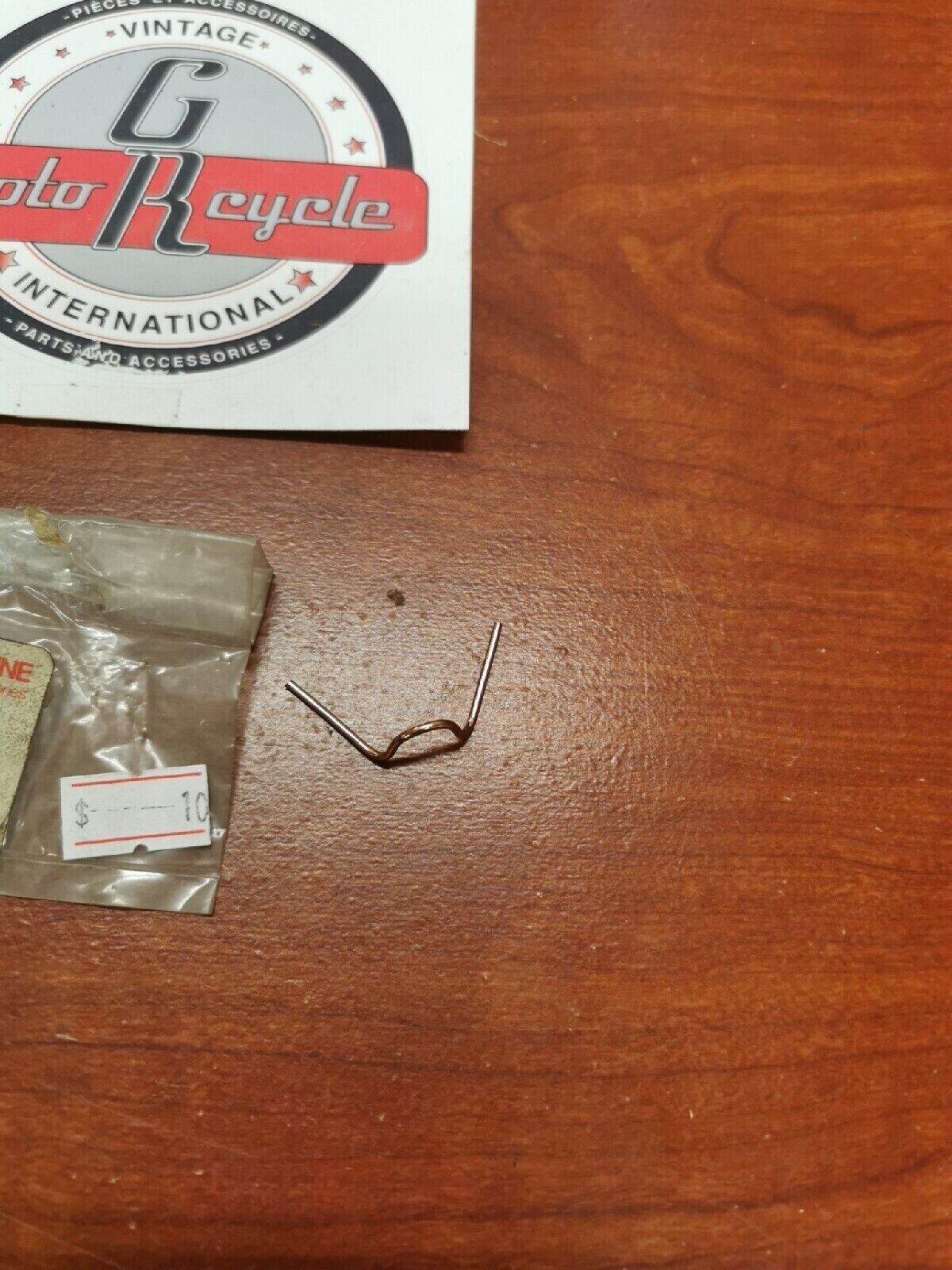 NOS Yamaha HEAD LAMP SPRING SET 1UY-84124-00-00 Y68