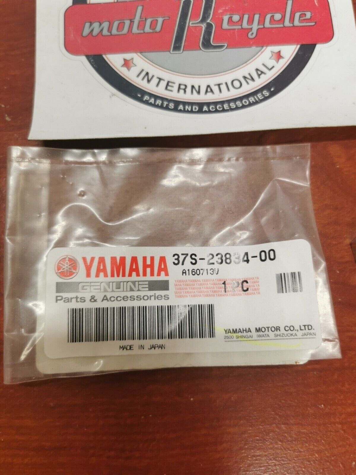 NOS Yamaha YFM350 YFM400 YFM250 YFM450 NUT 37S-23834-00-00 Y82