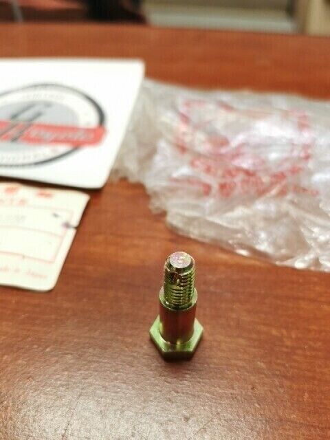 NOS Honda ANF125 C100 C50 C70 C90 CA125 BRAKE STOPPER BOLT A 92811-10000 H71