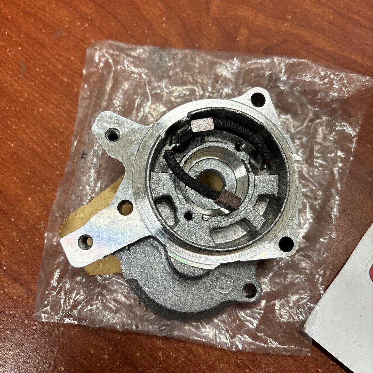 NOS Honda GX240 GX270 CENTER BRACKET 31211-ZE2-003 H149
