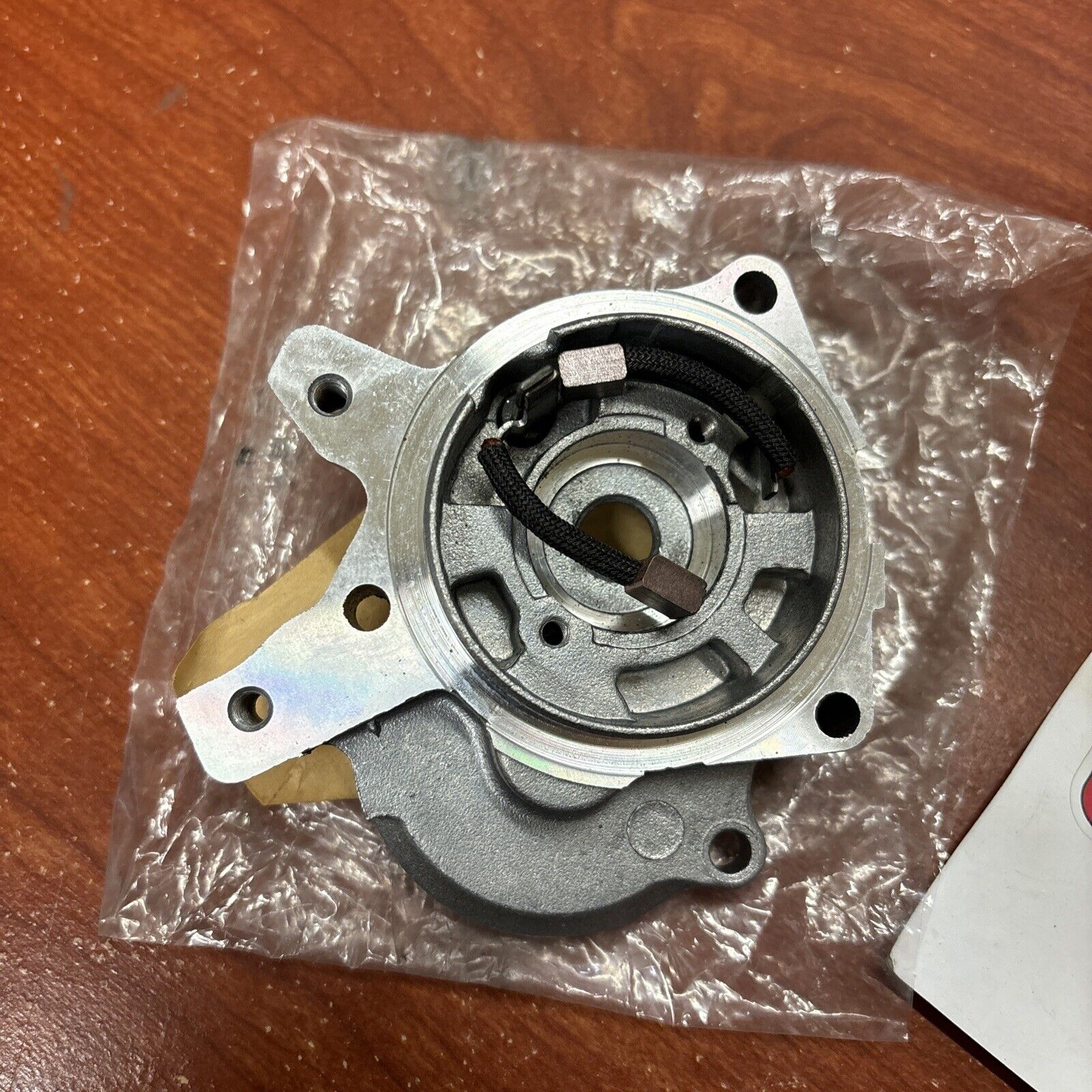 NOS Honda GX240 GX270 CENTER BRACKET 31211-ZE2-003 H149