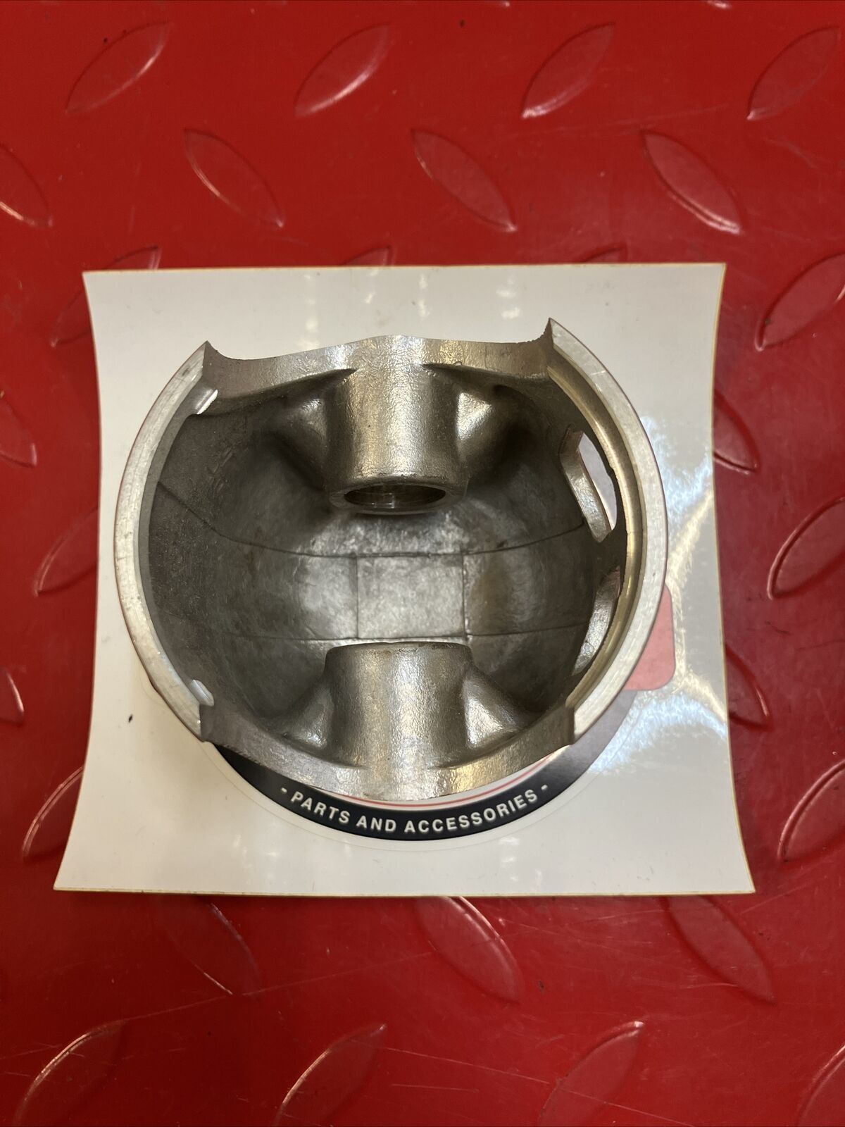 NOS Yamaha IT175 1977 - 1978 PISTON 3 O/S 0.75 1W2-11637-10-00 Y17