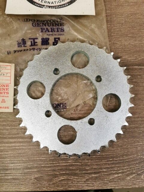 NOS BRIDGESTONE 175 FINAL DRIVEN REAR SPROCKET 38T 7381-8000  B3