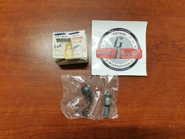 NOS Yamaha MASTER CYLINDER KIT 4L0-W0041-00-00 SUB. 23L-W0041-00-00 Y102