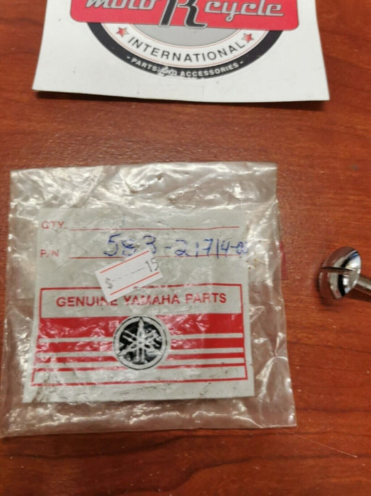 NOS Yamaha TT500 XT500 SIDE COVER KNOB 583-21714-00-00 Y68