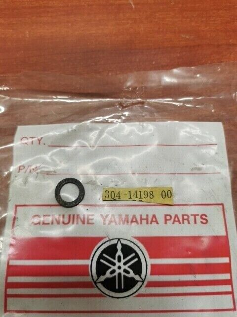 NOS Yamaha DT100 DT125 RS100 YZ80 GASKET 304-14198-00-00 Y123