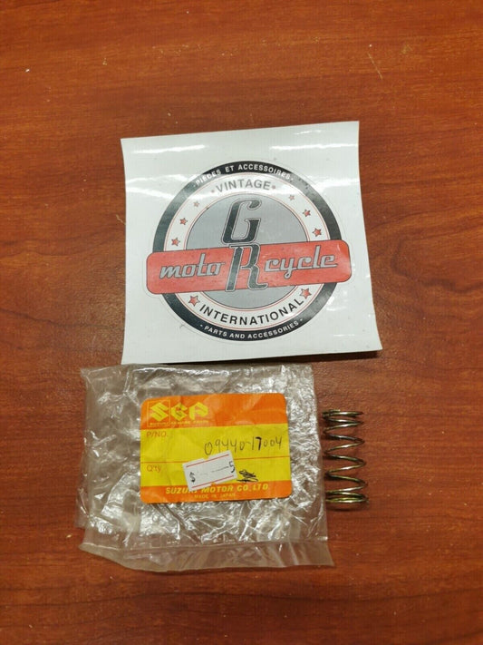 NOS Suzuki GS250 GS450 SIDE COVER SPRING 09440-17004 SUB. 09440-20009-XC0 S17