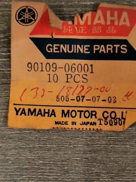 NOS YAMAHA AT3 DT175C RT100D RD200C YFM80L YFM80MC BOLT 90109-06001-00 Y151