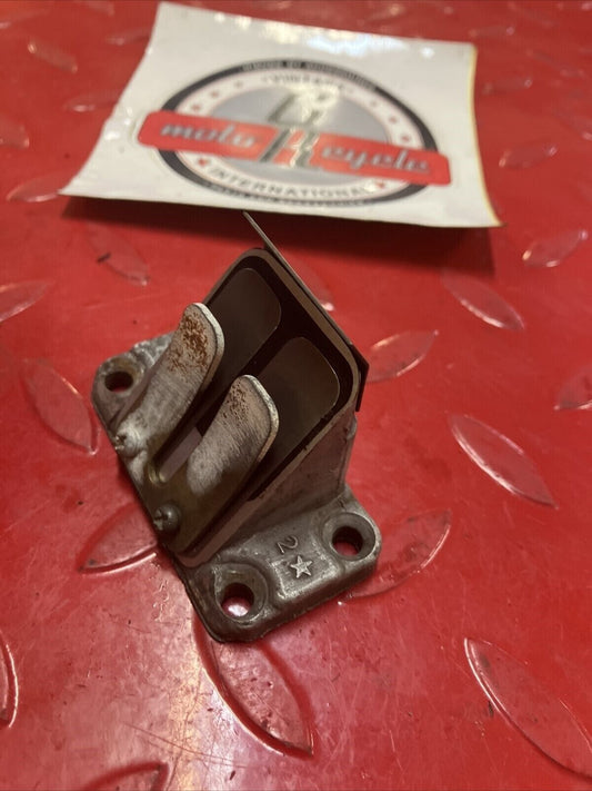 Suzuki RV90 1976 reed valve block cage