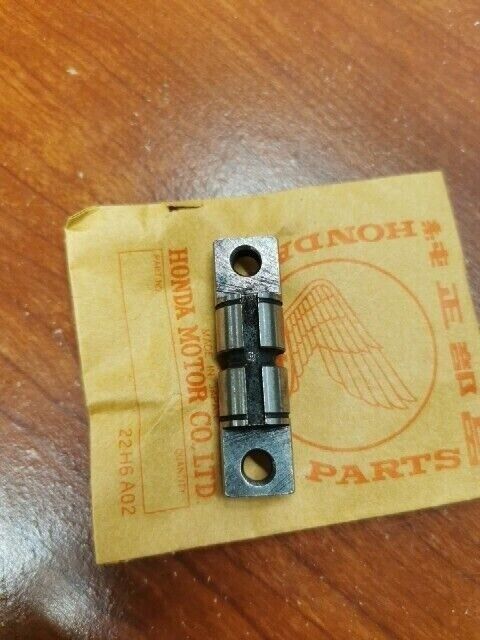 NOS Honda CB200 CL200 GUIDE ROLLER PIN 14503-354-000 H93
