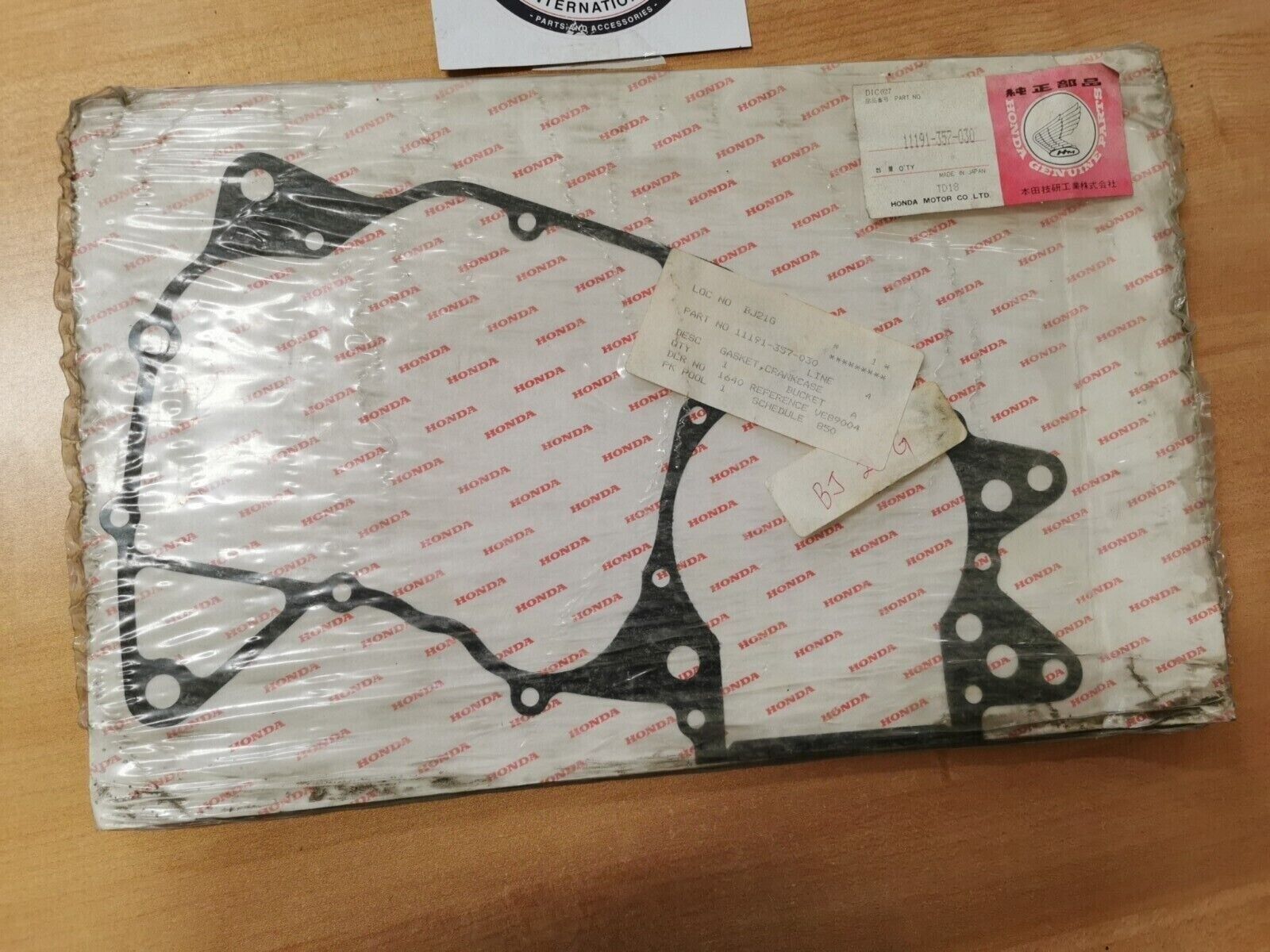 NOS Honda 1976 MT250 K1 CR250M GASKET, CRANKCASE 11191-357-030 H28