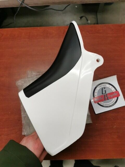 NOS Yamaha YZ125 NUMBER PLATE 4V2-23485-10-00 Y110