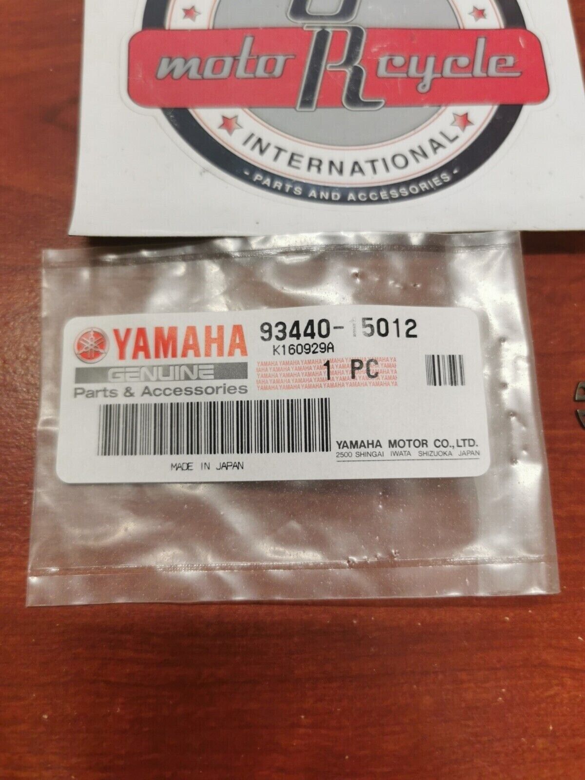 NOS Yamaha CA50 CG50 CW50 YZ100 YZ125 IT125 DT125 CIRCLIP 93440-15012-00 Y81