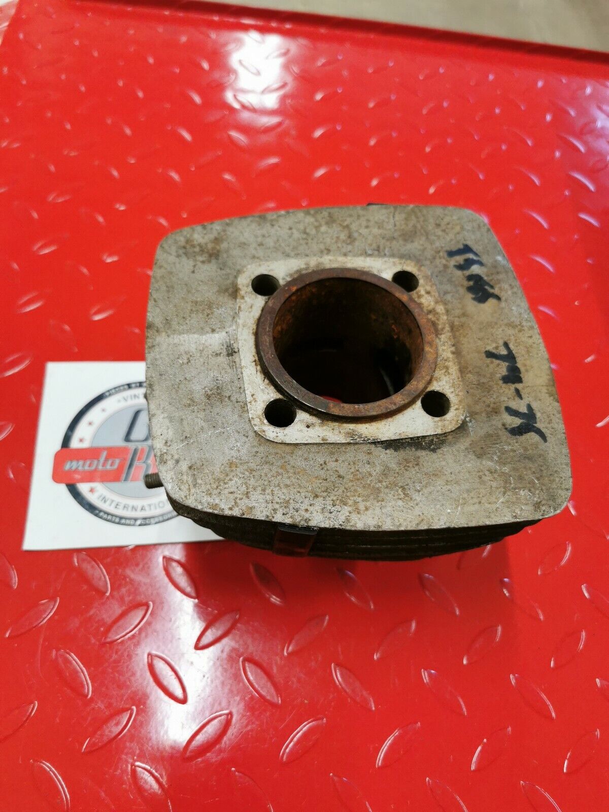 Suzuki TS185 1974 cylinder jug barrel 1975 T