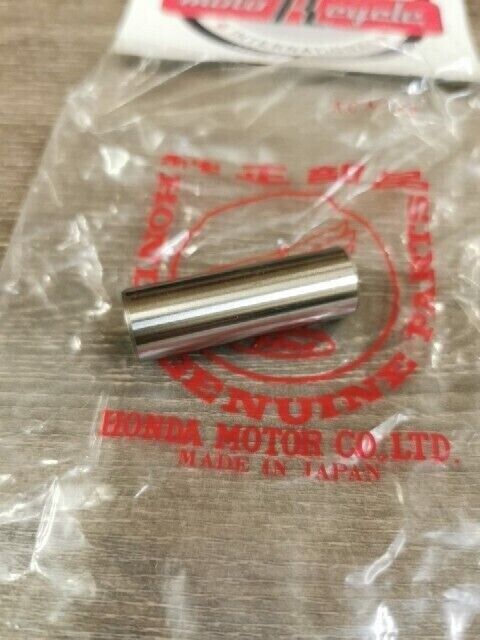 NOS HONDA C72  CA72 CB72 CL72 1960 - 1964 PISTON PIN 13112-250-305 H95