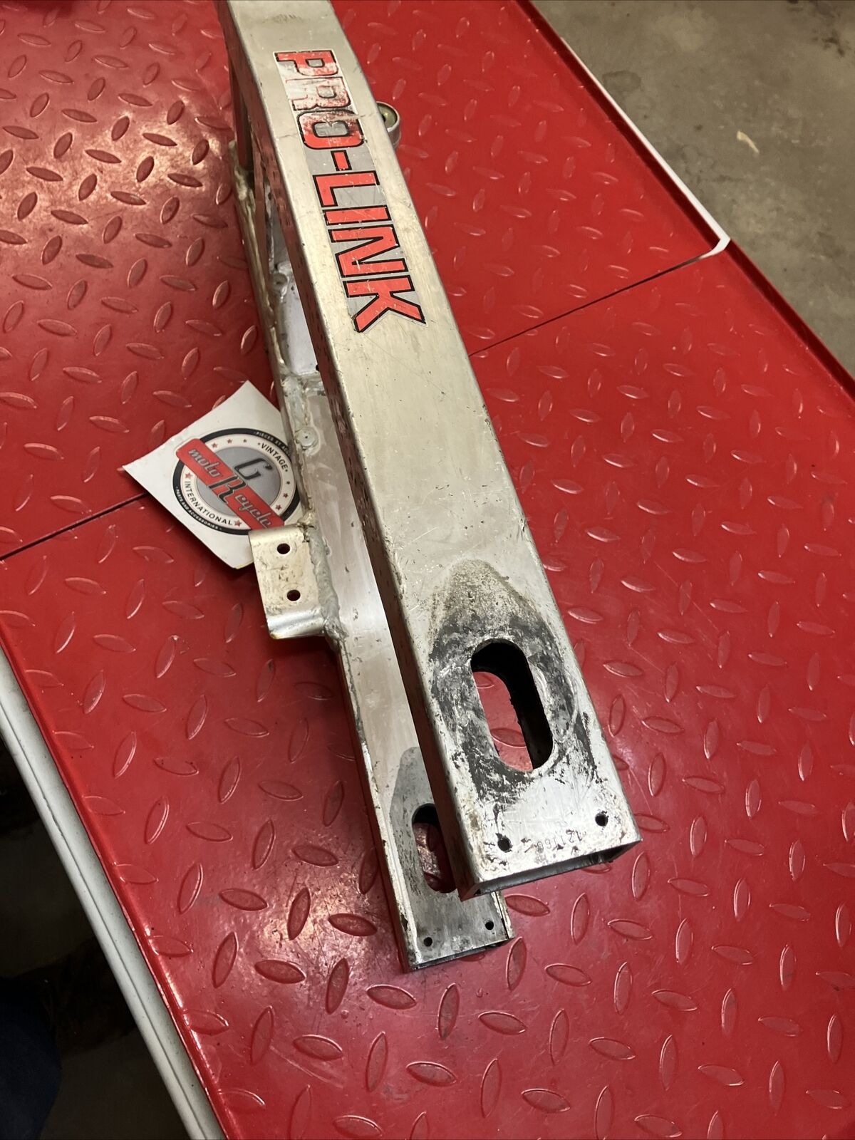 Honda CR250R 1982 swingarm rear swinging arm 52000-KA4-701 ( 2 Hole slider )