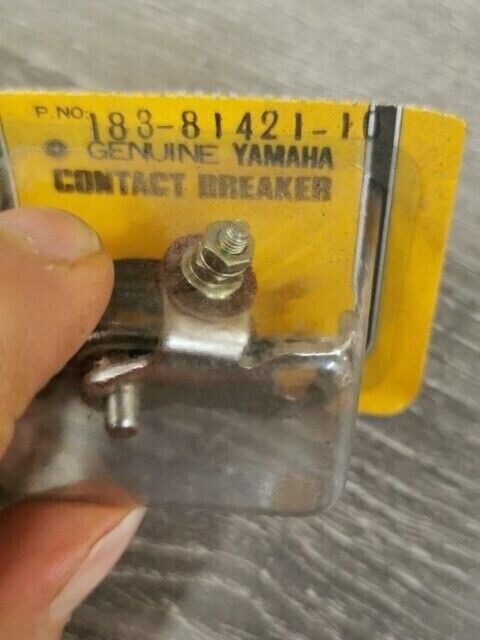 NOS Yamaha LS2 YAS1C RD200C AS2C RD200A CONTACT BREAKER 183-81421-10-00 Y138