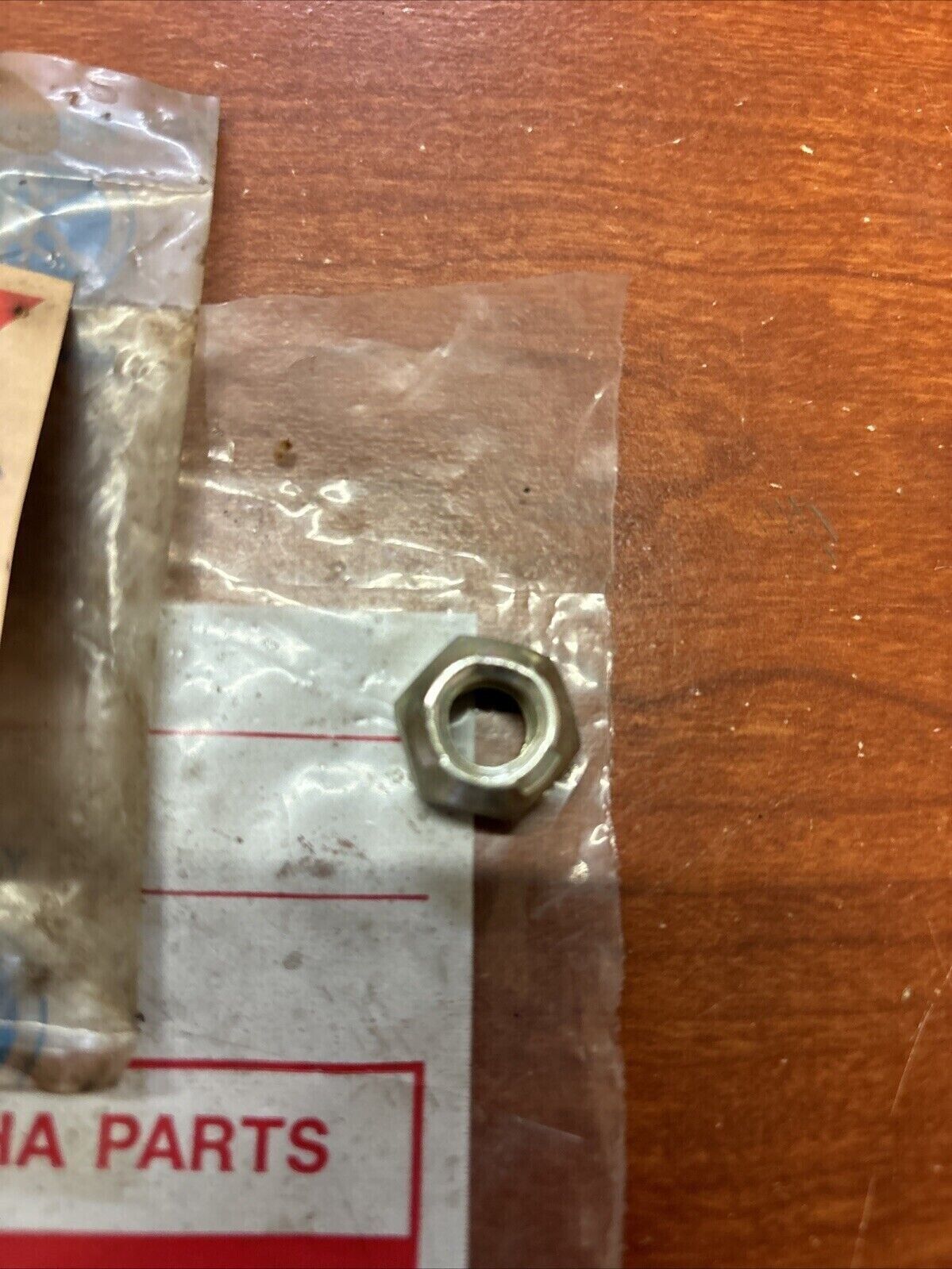 NOS Yamaha SELF-LOCKING NUT 838-21494-00-00 SUB 90185-10030-00 Y185