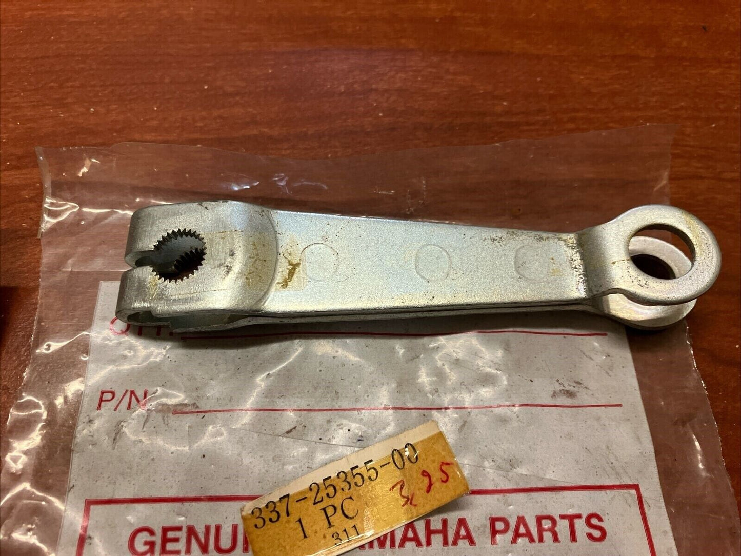 NOS Yamaha 1972 CS5 1974 - 1976 RD200 CAM SHAFT LEVER 337-25355-00-00 Y166