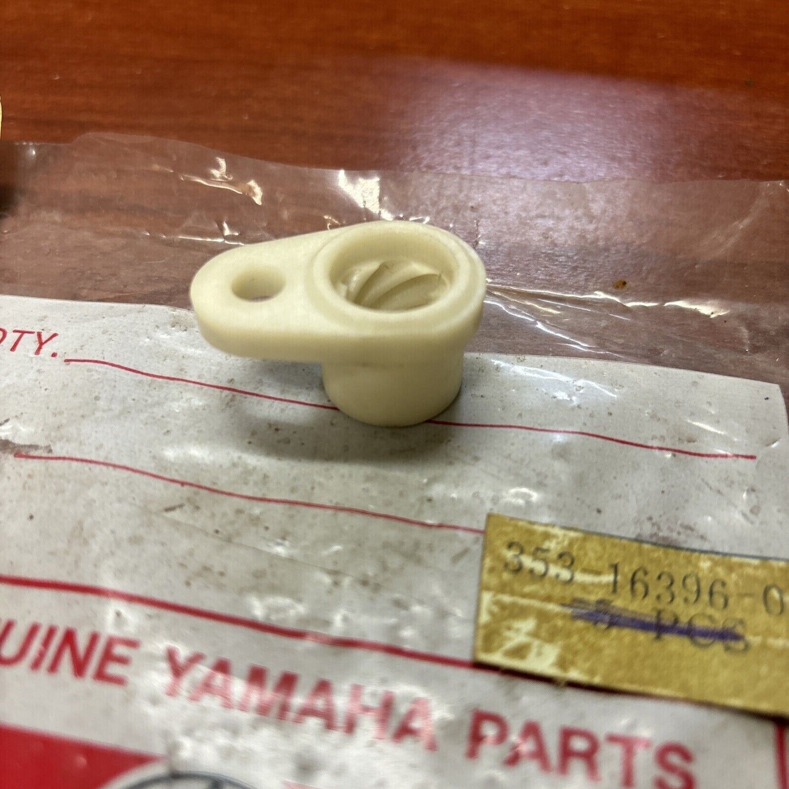 NOS Yamaha DT50 DT80 GT80 GTMX YSR50 PUSH SCREW HOUSING 353-16396-00-00 Y173