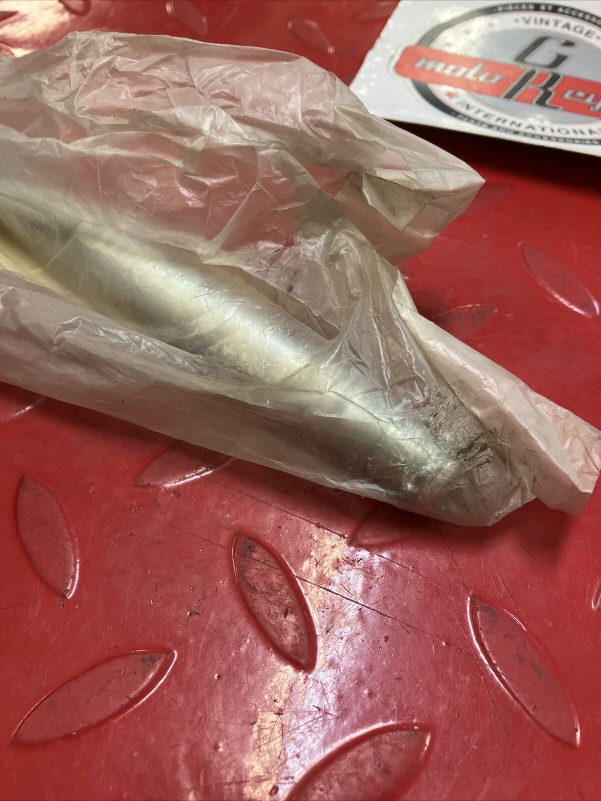 NOS Yamaha FZ700 FZ750 FZX700 TDM850 REAR WHEEL AXLE 1AE-25381-01-00 Y35