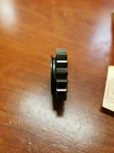 NOS Honda CA175K CB175K CB200 CD175 CL175 KICK STARTER PINION 28211-235-020 H99