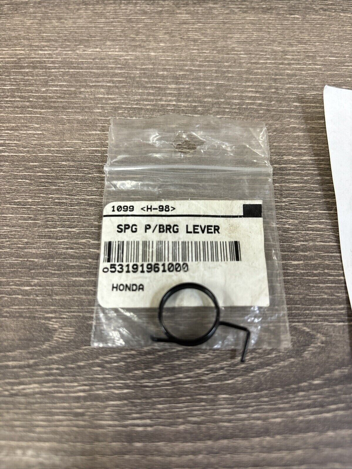 NOS Honda ATC110 ATC200E PARKING BRAKE CONTROL LEVER SPRING 53191-961-000 H124