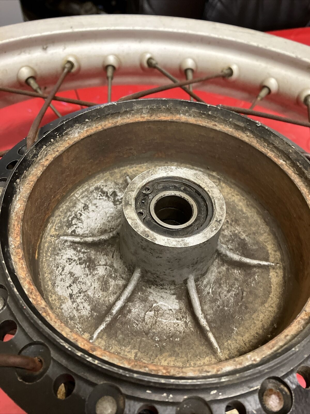 Kawasaki KX125 1980 rear wheel hub rim KDX175 KLX250 18x1.85