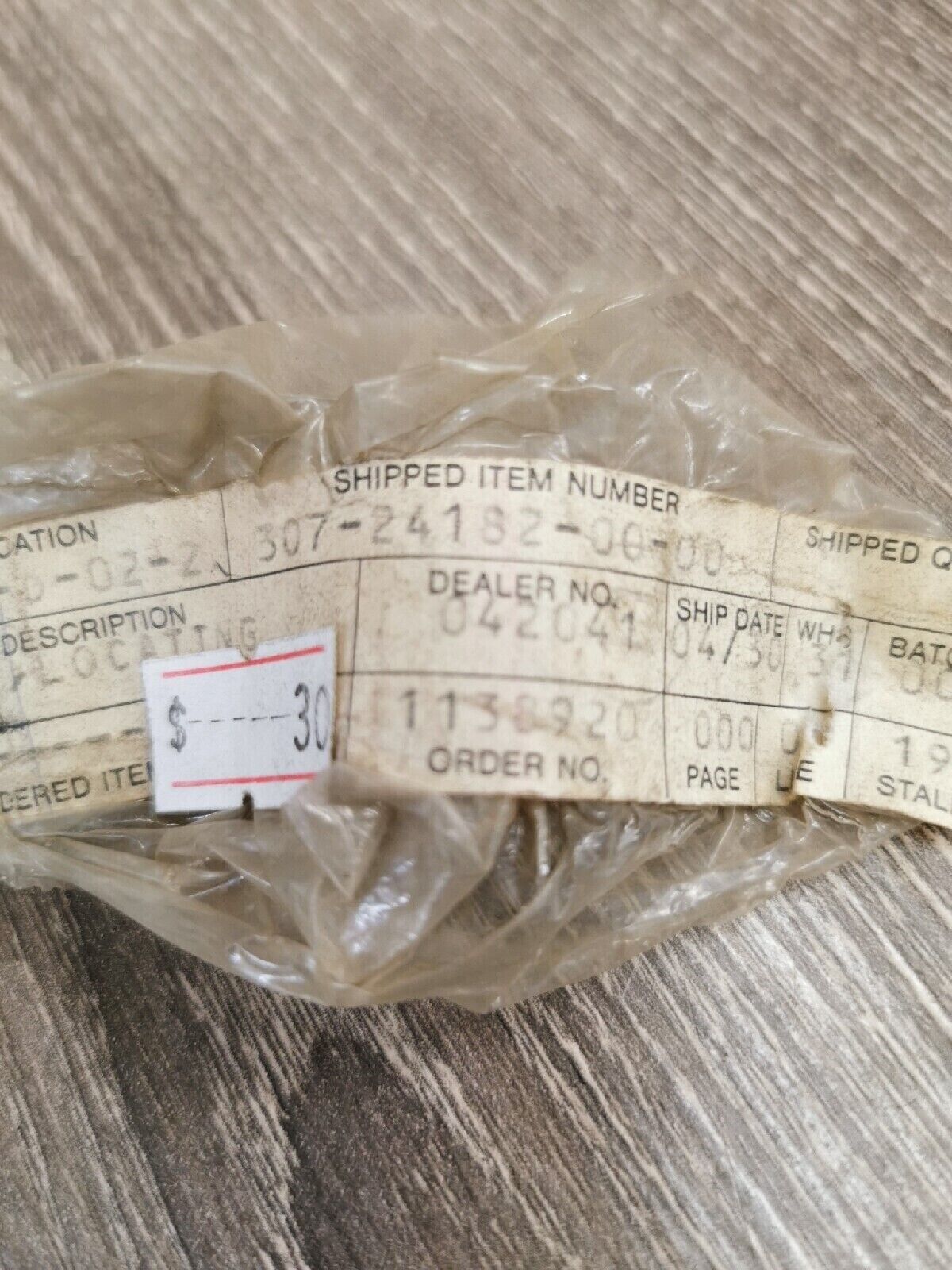 NOS YAMAHA RD125 RD200 1972 - 1976  DAMPER  LOCATING 2    307-24182-00-00   Y53