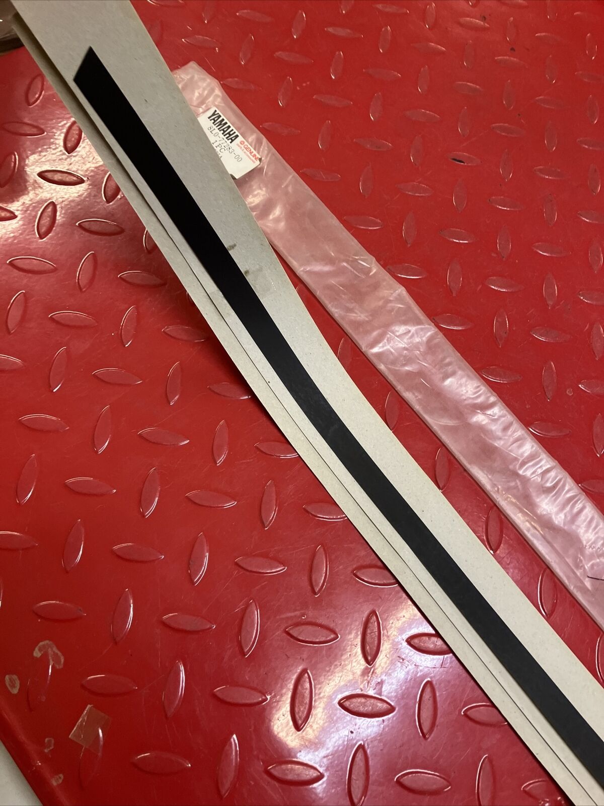 NOS Yamaha SR540 1980 DECAL STRIPE 3 8L0-77283-00-00 Y36