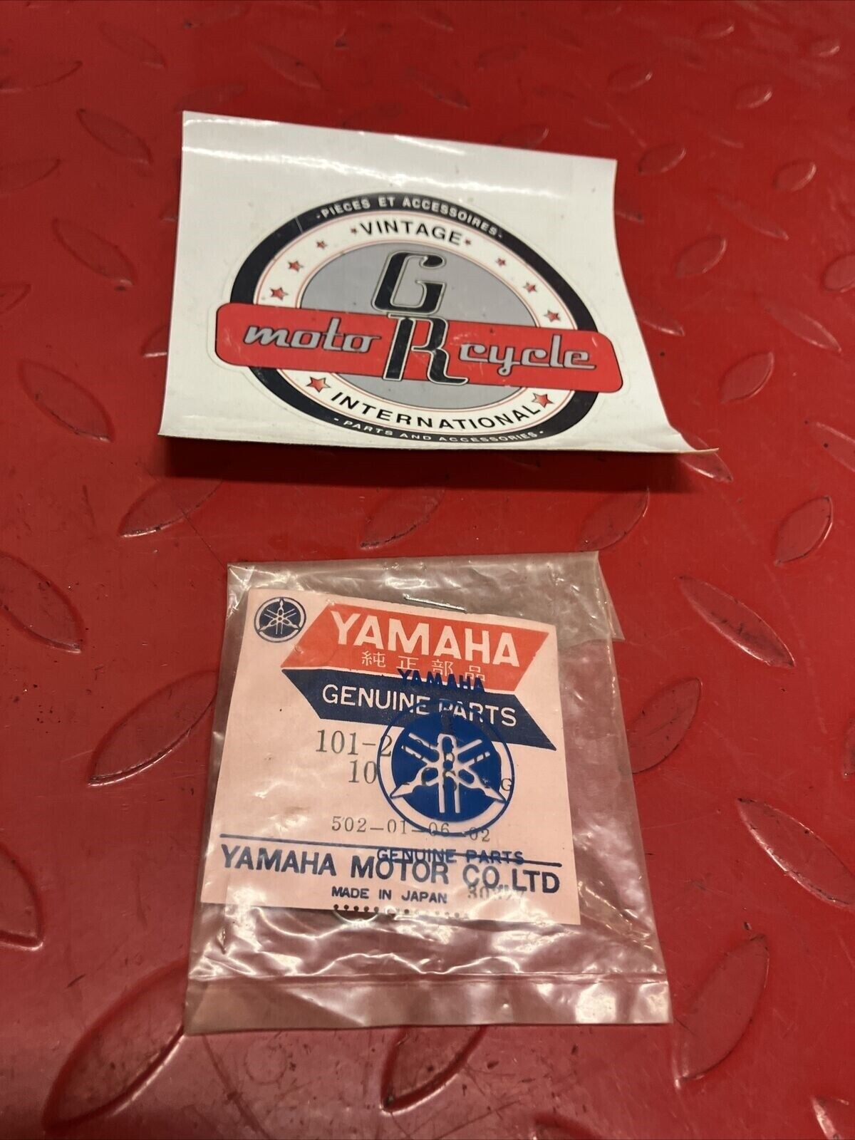 NOS YAMAHA SCISSOR CLIP 101-24356-00-00 SUB BY 90467-08003-00 Y62