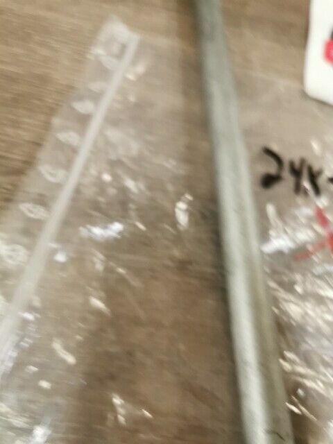 NOS YAMAHA YZ125L YZ125N 1984 1885 AXLE WHEEL 24X-25381-00-00 Y104