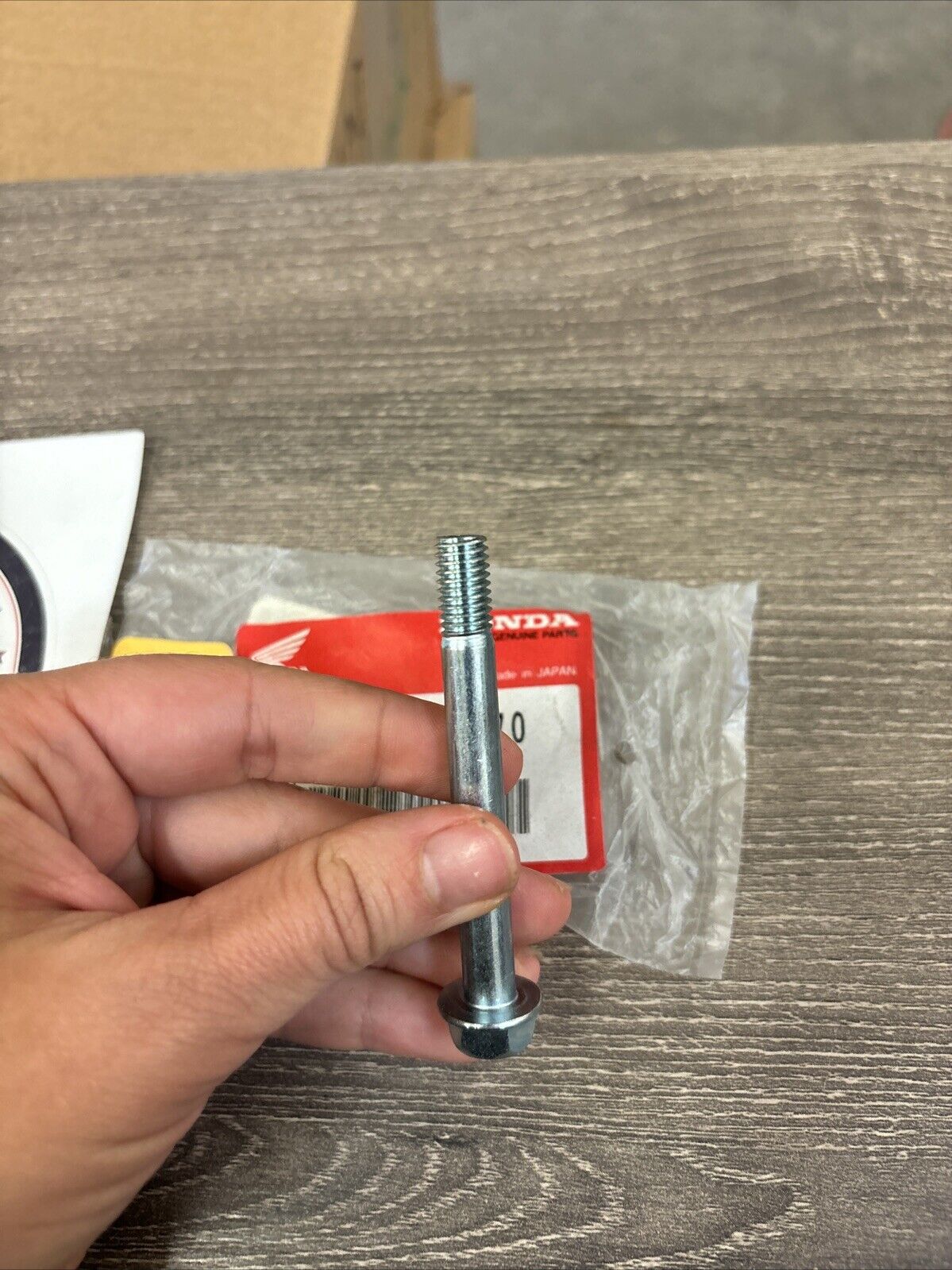 NOS Honda 2000 - 2007 XR650R BLANGE BOLT 8X69 90159-MBN-670 H132