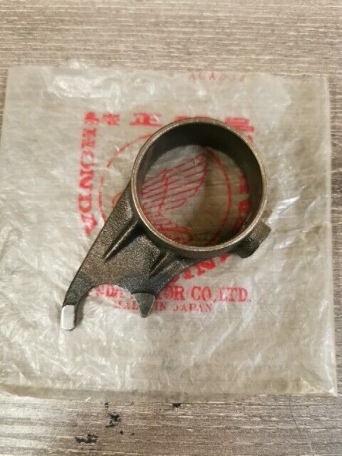 NOS HONDA CM90 FORK GEARSHIFT 24211-034-000 H79