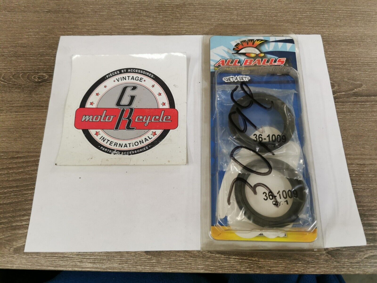 NOS ALL BALLS  Sprint RS XV1600 XV1700 Aprilia FORK DUST SEAL KIT  57-108 J52