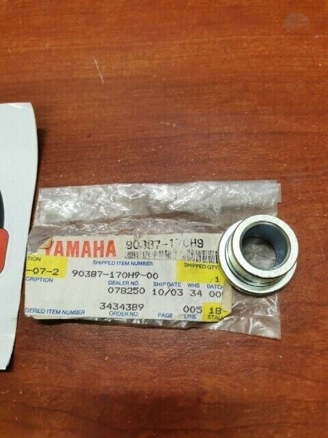 NOS Yamaha 1983 - 1985 YZ125 COLLAR 90387-170H9-00 Y107
