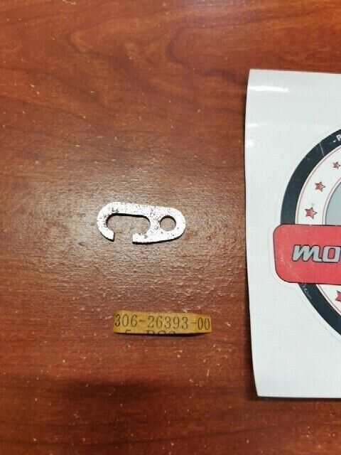 NOS Yamaha TX650 XS2 WIRE GUIDE HOLDER 306-26393-00-00 Y109