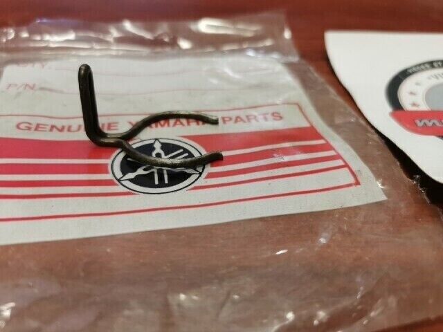 NOS Yamaha TX500 XS1100 XS500 CLIP 371-15687-00-00 Y119