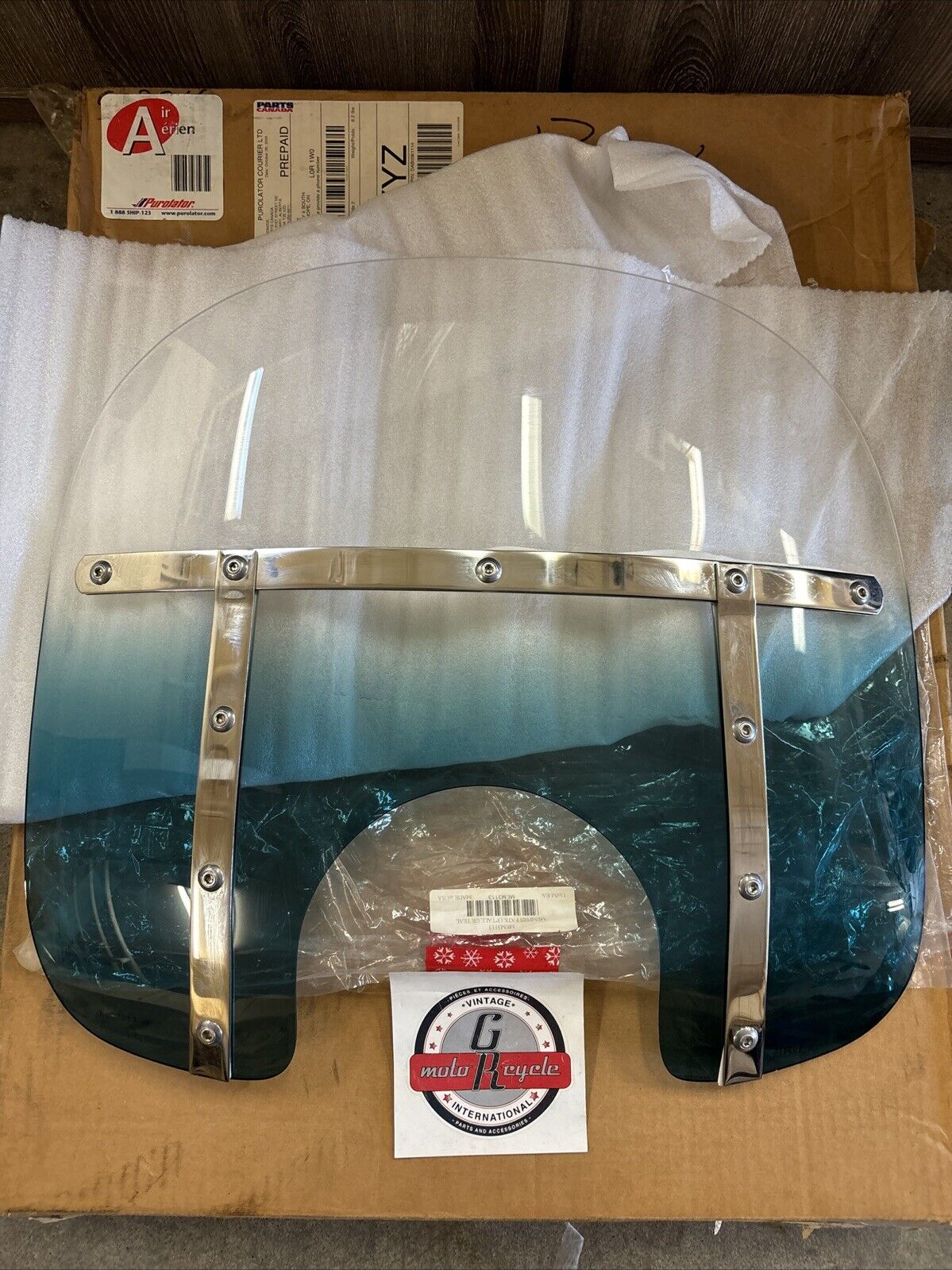 NOS MEMPHIS SHADES MEMPHIS FATS BOBBED 13" GRADIENT TEAL WINDSHIELD MEM3113