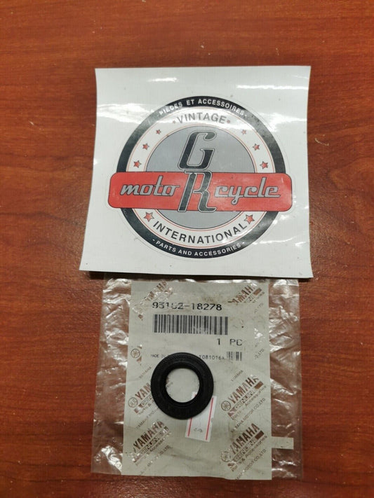 NOS Yamaha XVS650 XV535 XZ550 XV500 OIL SEAL 93102-18278-00 Y98
