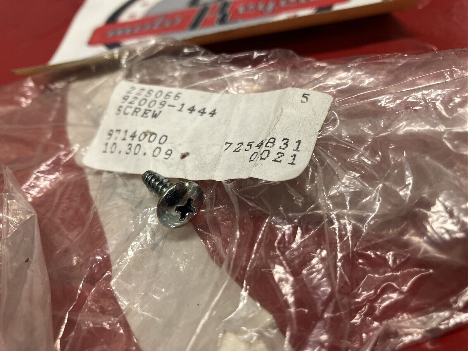 NOS KAWASAKI SCREW 92009-1444 K14