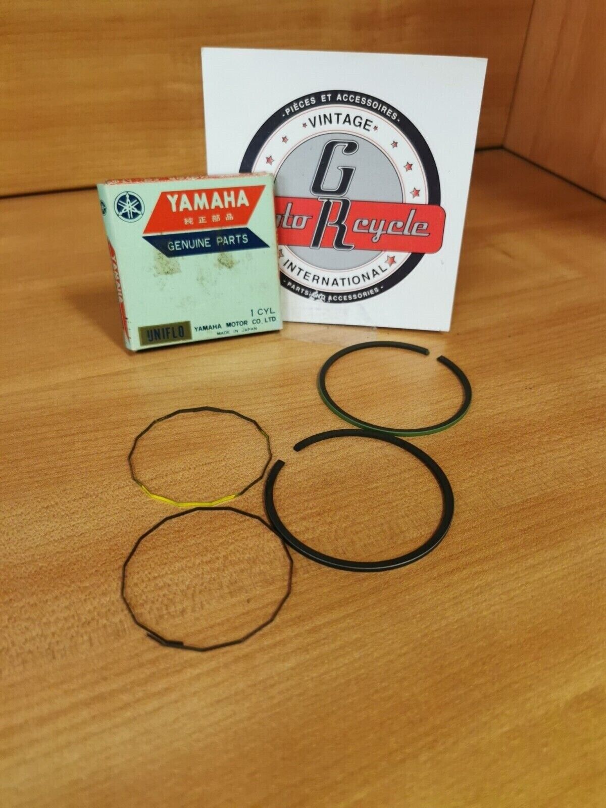 NOS YAMAHA R5 1970 - 1972   PISTON  RING SET 0.50   278-11610-21-00 Y48