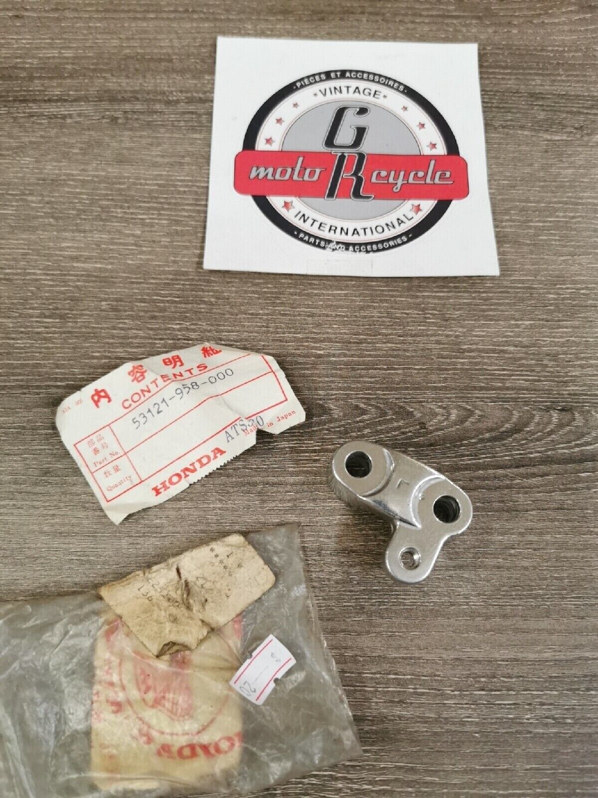 NOS HONDA  ATC110 ATC185 ATC200 ATC250 ATC70 Upper Holder 53121-958-000 H47