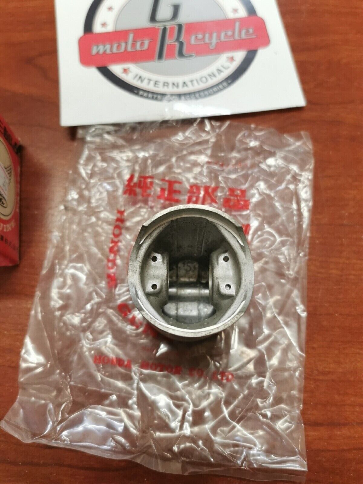 NOS Honda CA110 PISTON (OS 0.50) 13103-011-010 H34