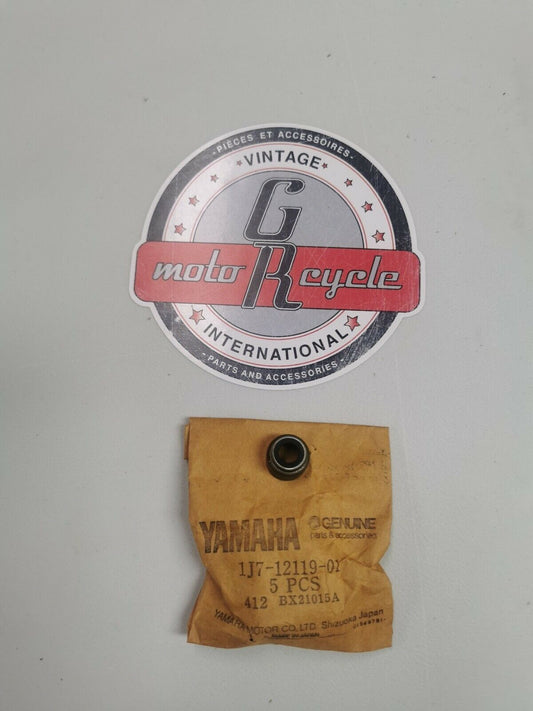 NOS Yamaha XS750 XS400 XS1100 XT600 VALVE STEM SEAL 1J7-12119-01-00 Y4
